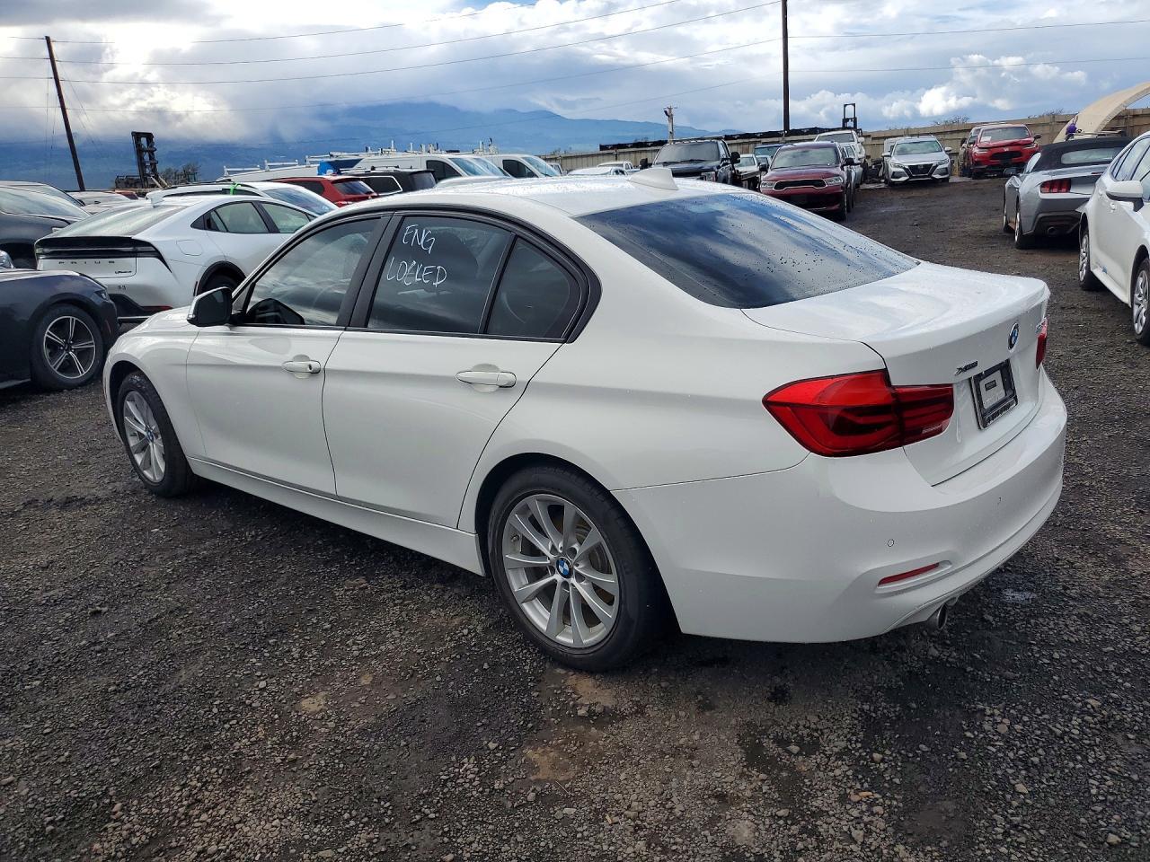 2017 BMW 320 I - Фото 2