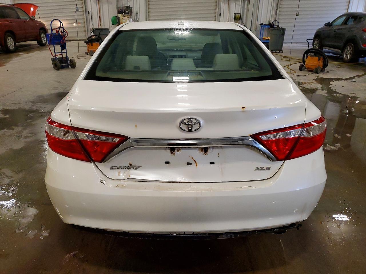 2015 Toyota Camry Xle - Image 6