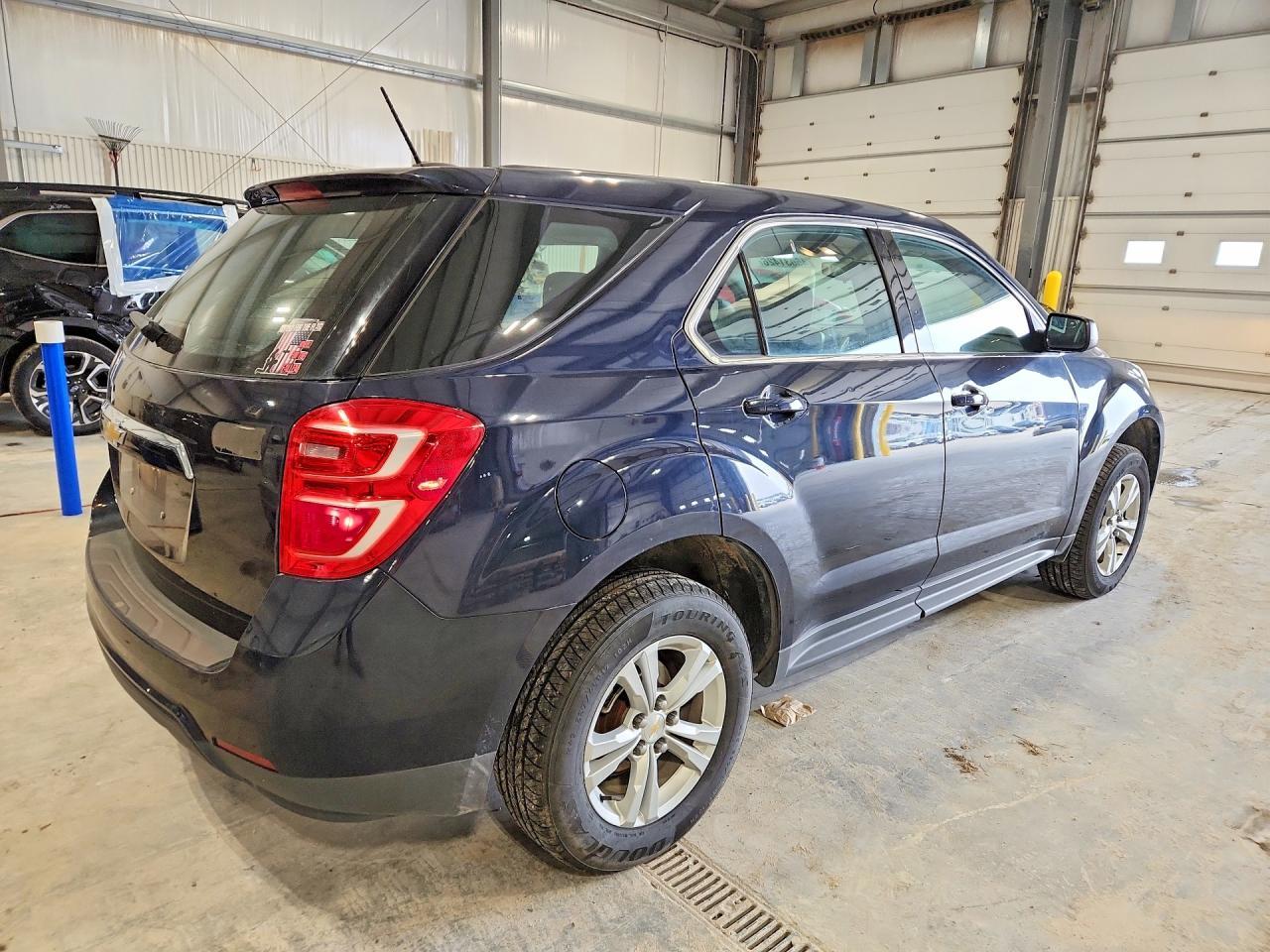 2017 Chevrolet Equinox Ls - Фото 3