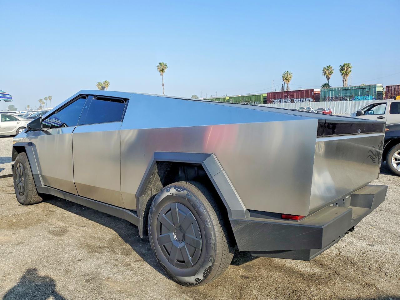 2026 Tesla Cybertruck - Image 2