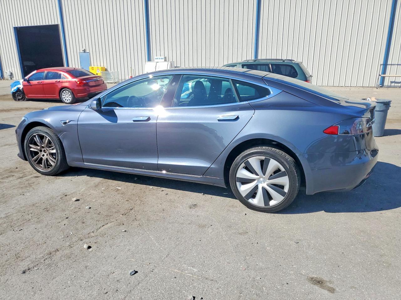 2020 Tesla Model S - Фото 2