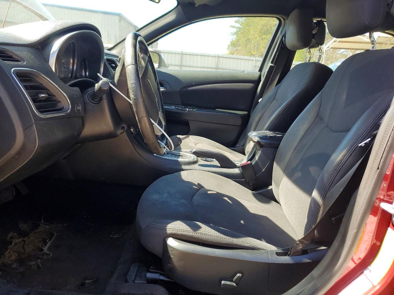 2014 Chrysler 200 Touring - Image 7