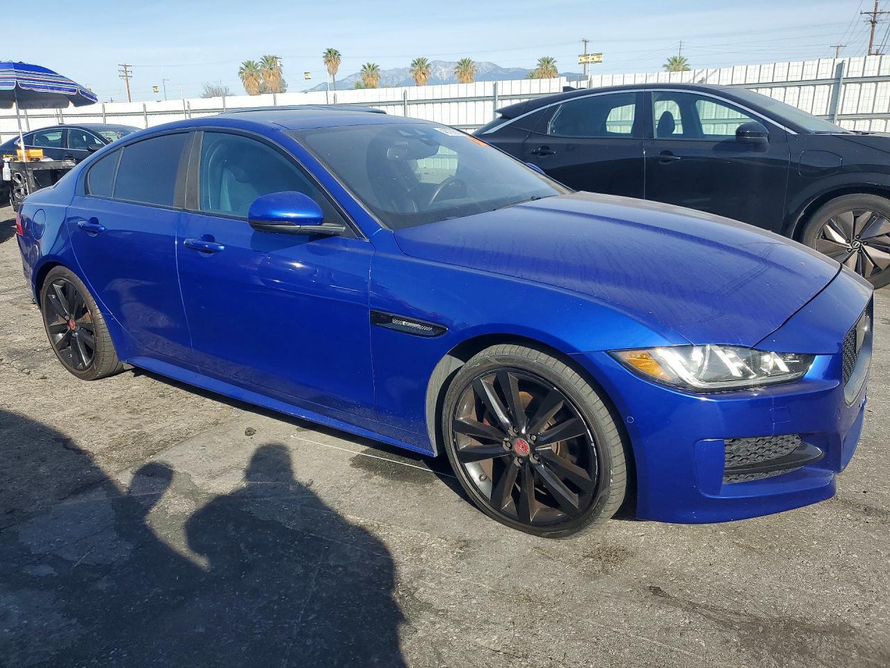 2017 Jaguar Xe R - Sport - Фото 4