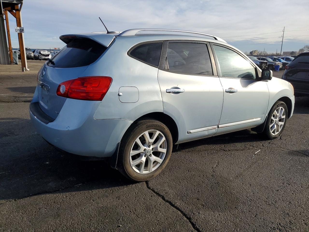 2013 Nissan Rogue S - Image 3