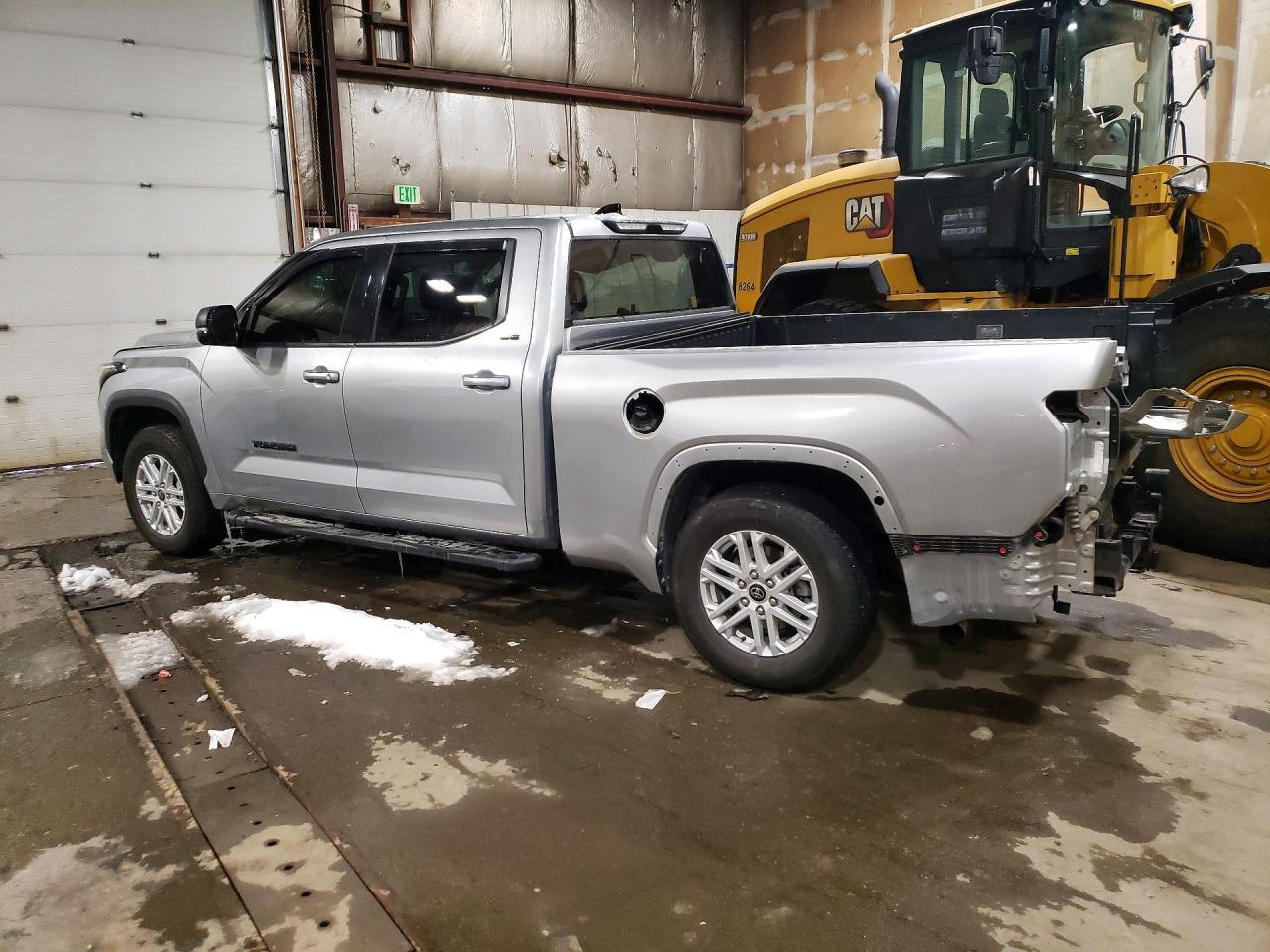 2023 Toyota Tundra Sr5 - Image 2