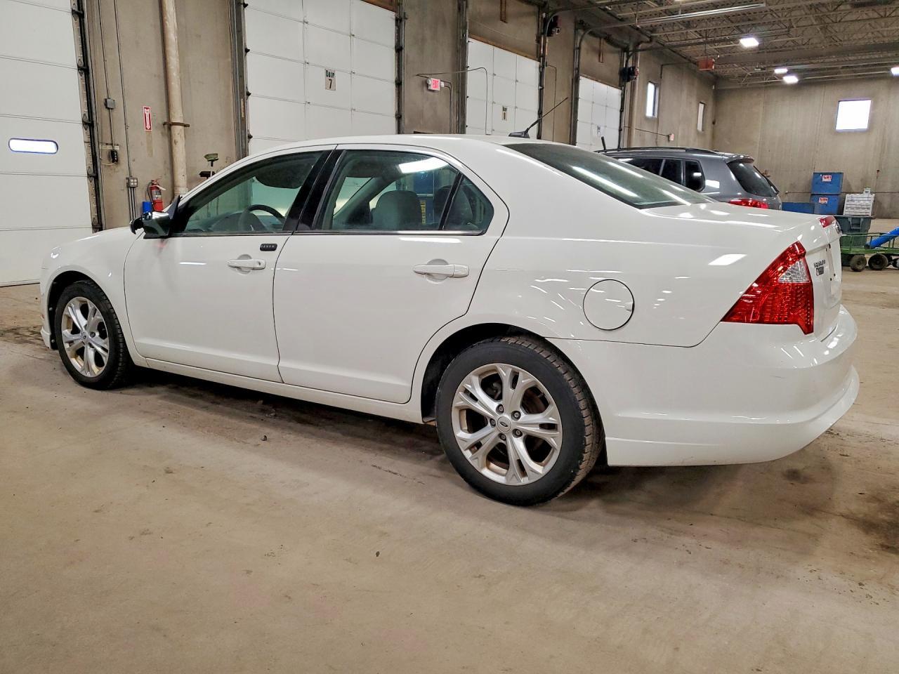 2012 Ford Fusion - Фото 2