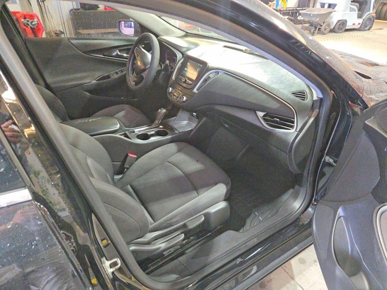 2018 Chevrolet Malibu Ls - Фото 5