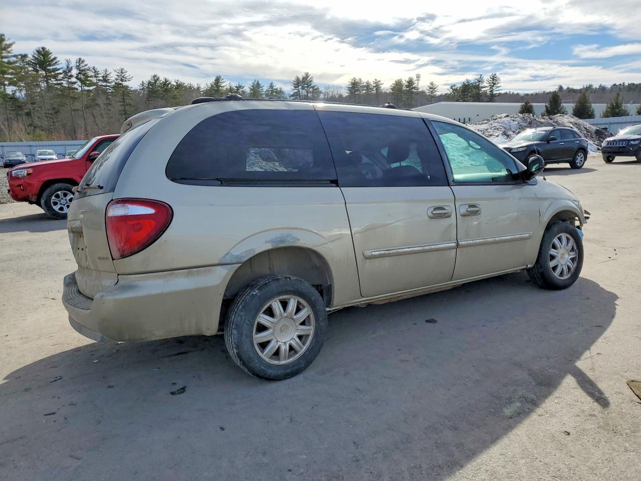 2005 Chrysler Town & Cnt - Фото 3