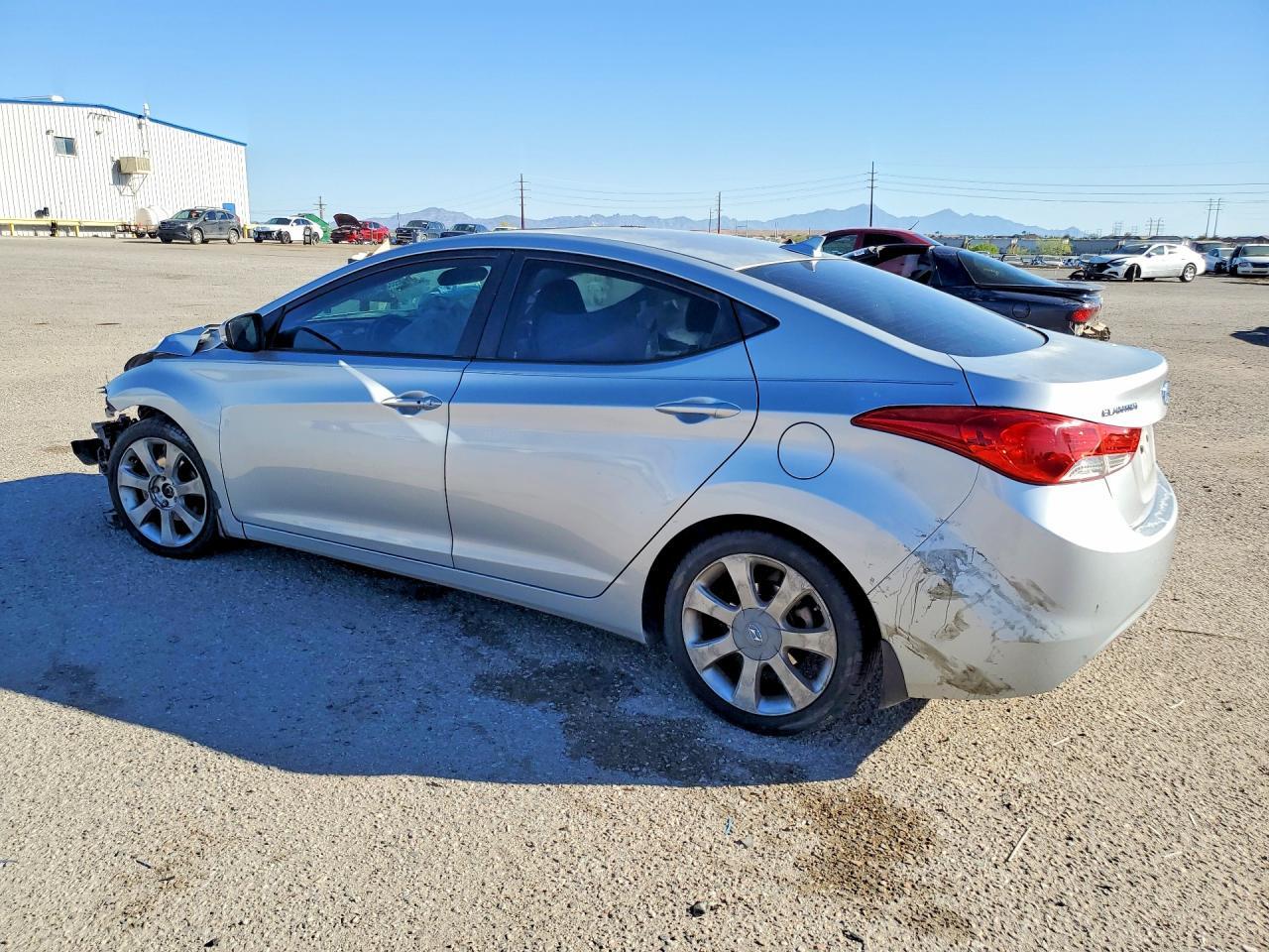 2013 Hyundai Elantra Limited - Фото 2