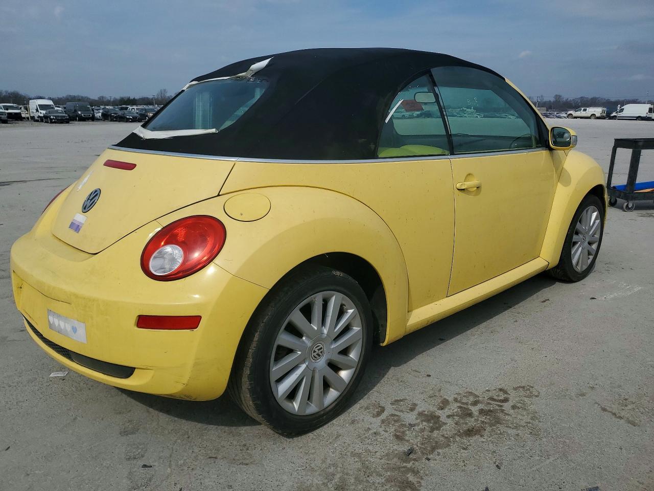 2008 Volkswagen New Beetle Convertible Se - Фото 3