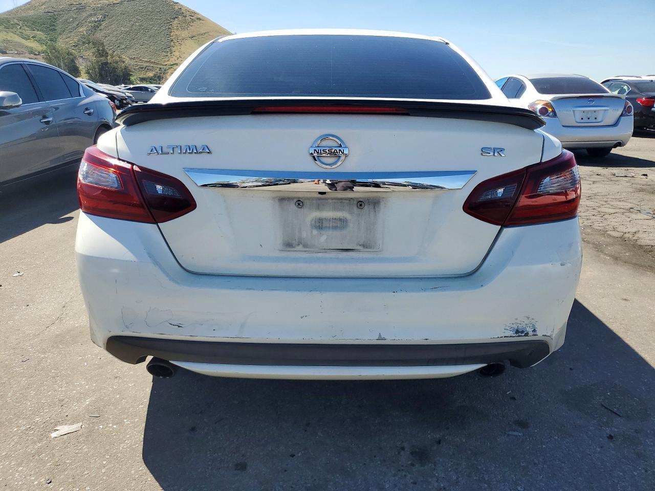 2017 Nissan Altima 2.5 Sr - Image 6