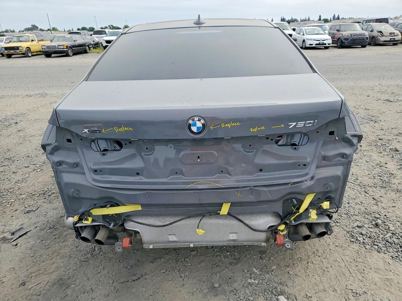 2022 BMW 750 Xi - Фото 6