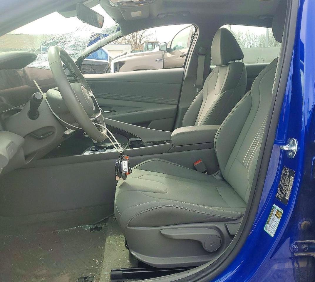 2025 Hyundai Elantra Sel Convenience - Image 7