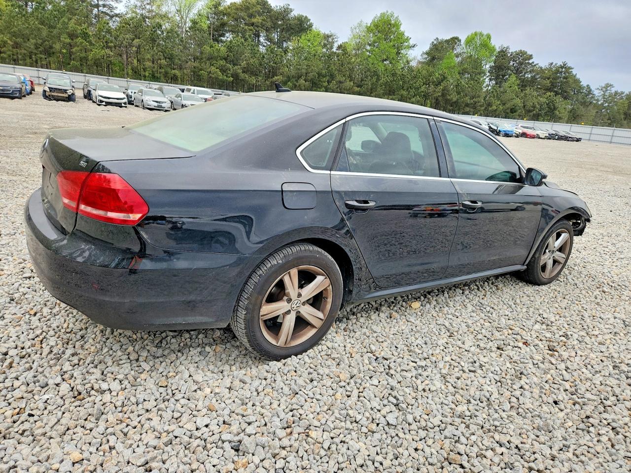 2013 Volkswagen Passat Se - Image 3