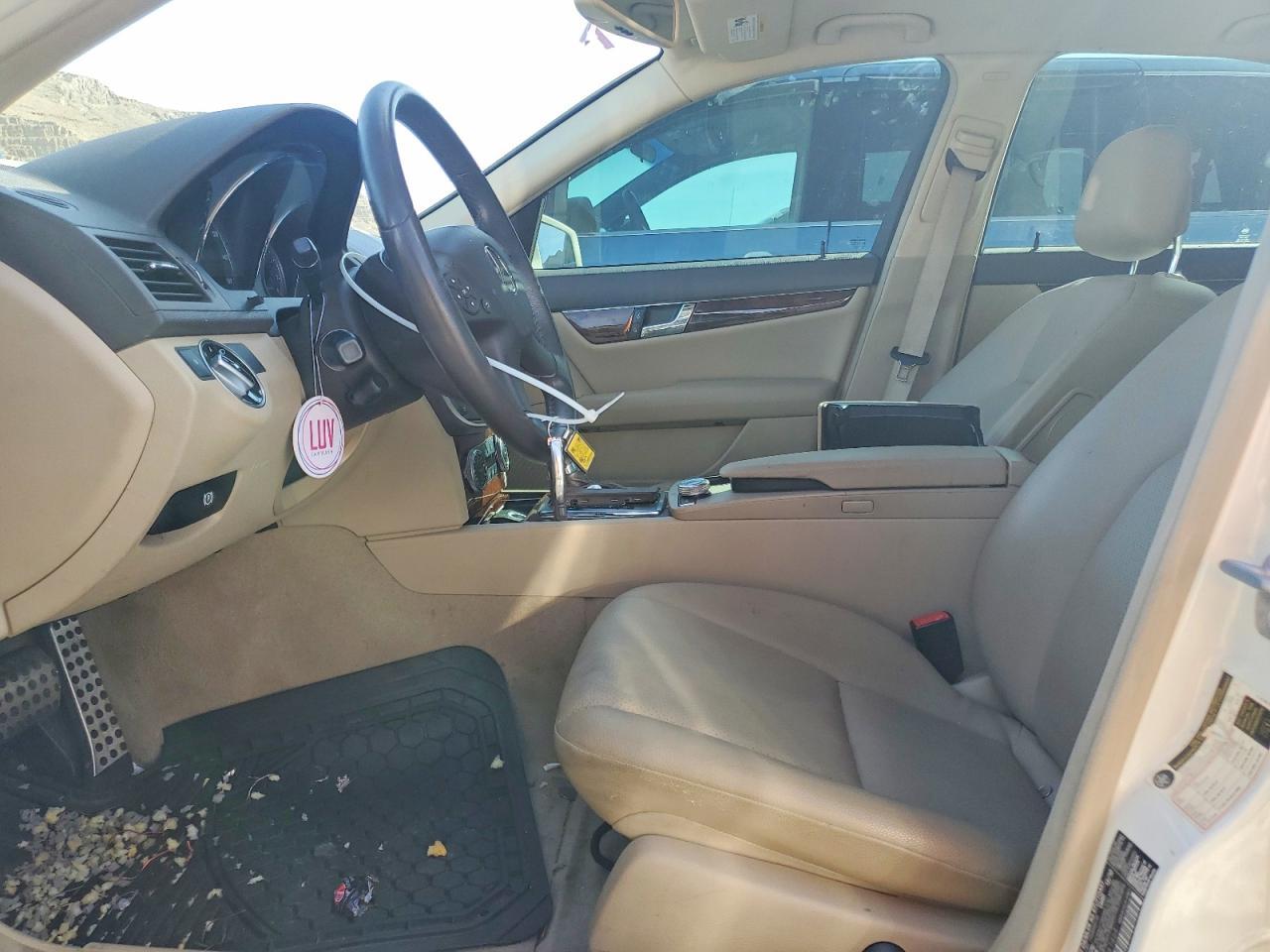 2011 Mercedes-Benz C 300 4Matic - Image 7