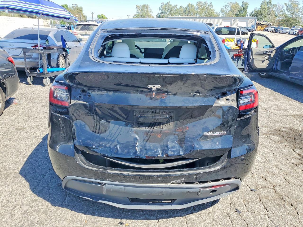 2023 Tesla Model Y - Фото 6