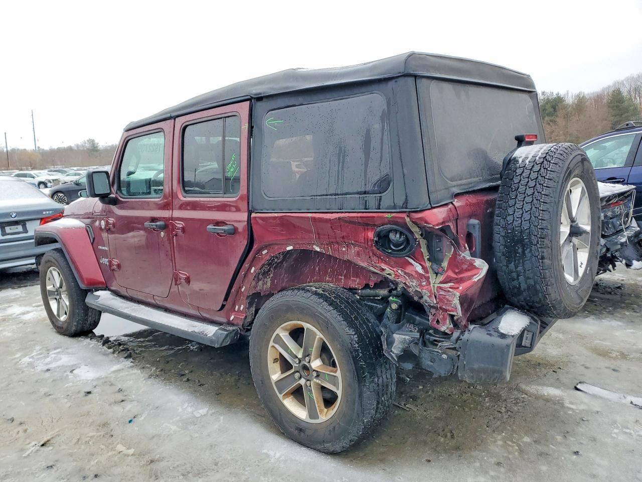 2022 Jeep Wrangler Unlimited Sahara - Фото 2