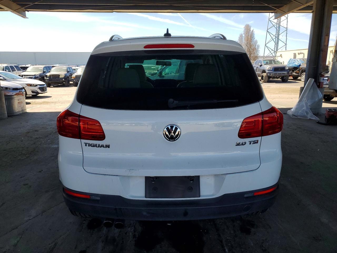 2015 Volkswagen Tiguan S - Image 6
