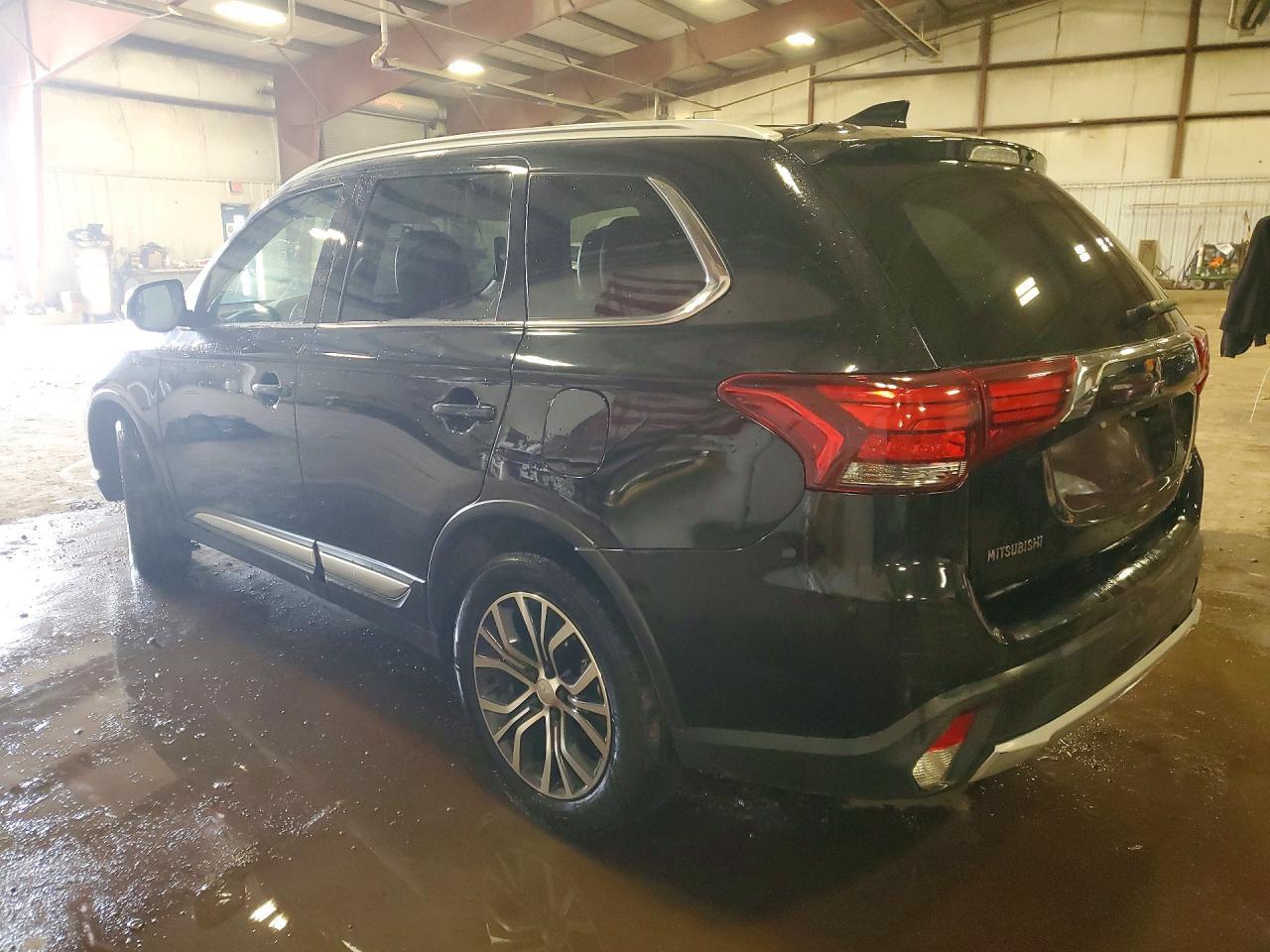 2017 Mitsubishi Outlander Se - Image 2