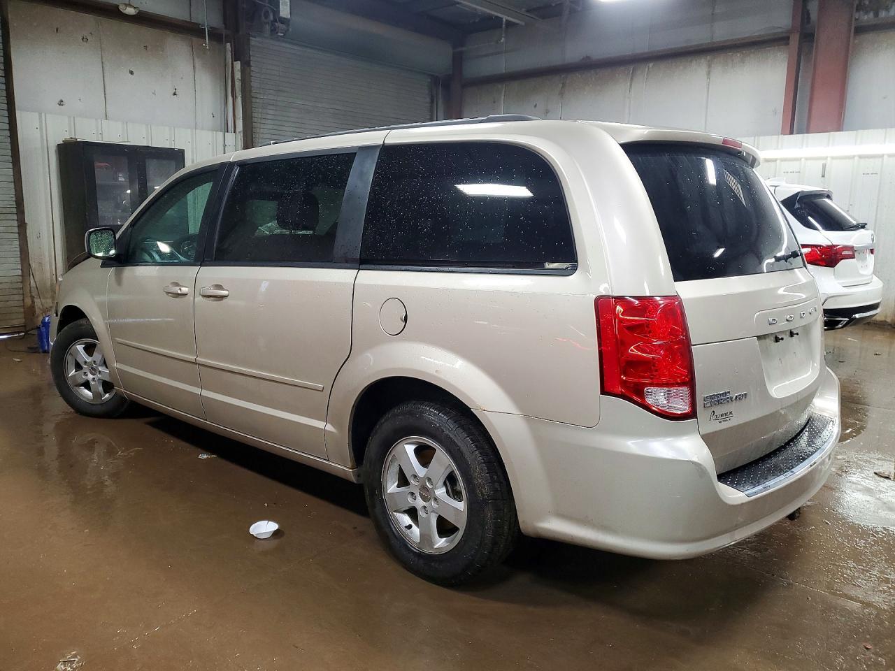 2013 Dodge Grand Caravan Sxt - Фото 2