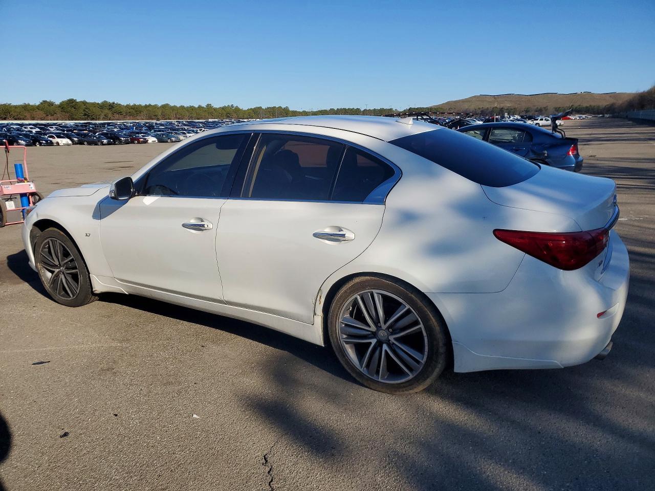 2015 Infiniti Q50 Premium - Фото 2