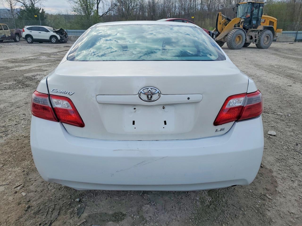 2008 Toyota Camry Le - Image 6