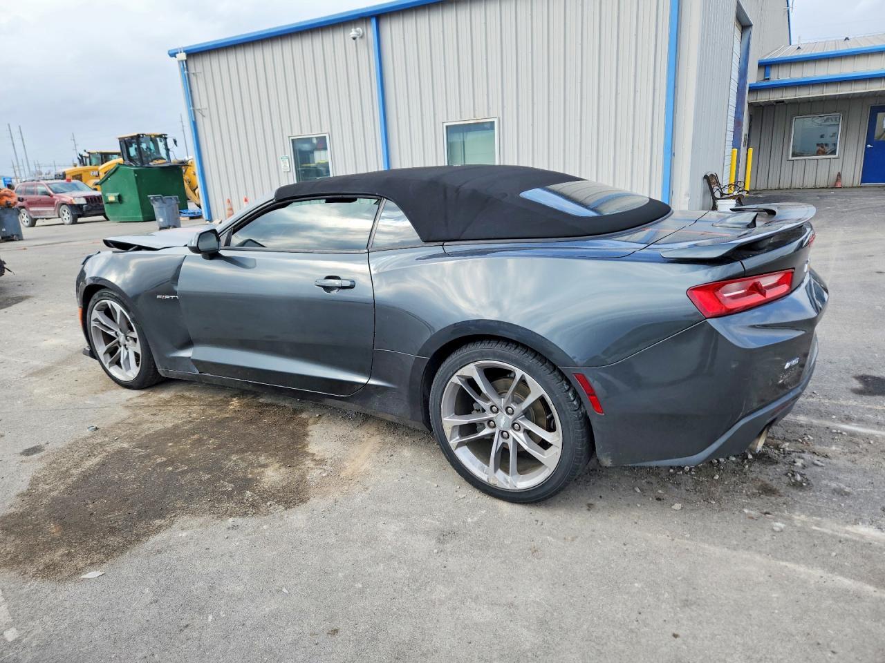 2017 Chevrolet Camaro - Фото 2