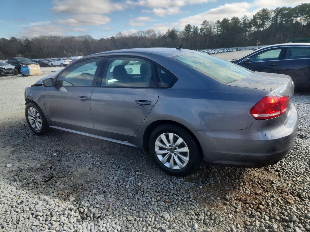 2013 Volkswagen Passat S - Image 2
