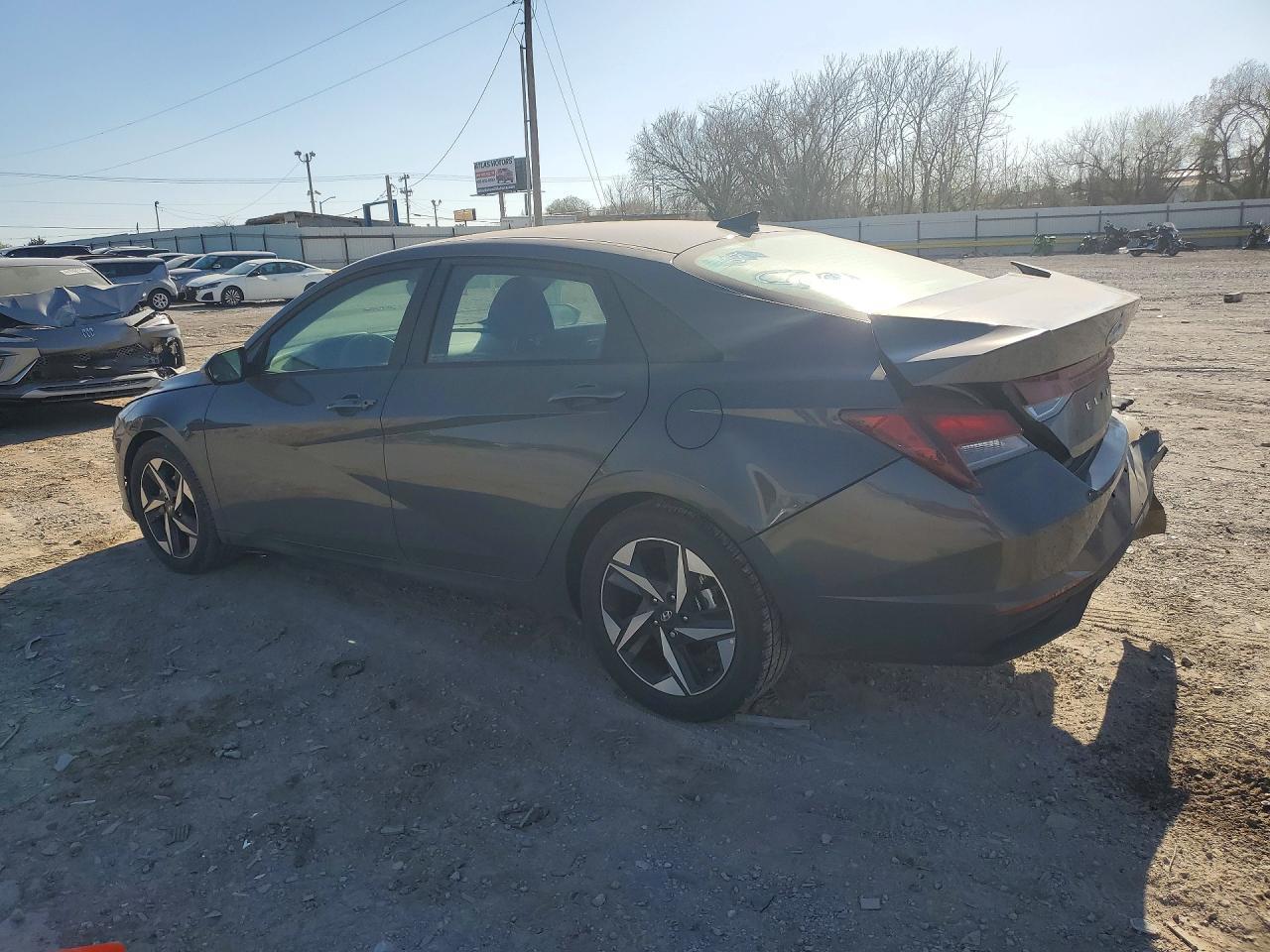 2023 Hyundai Elantra Sel - Image 2