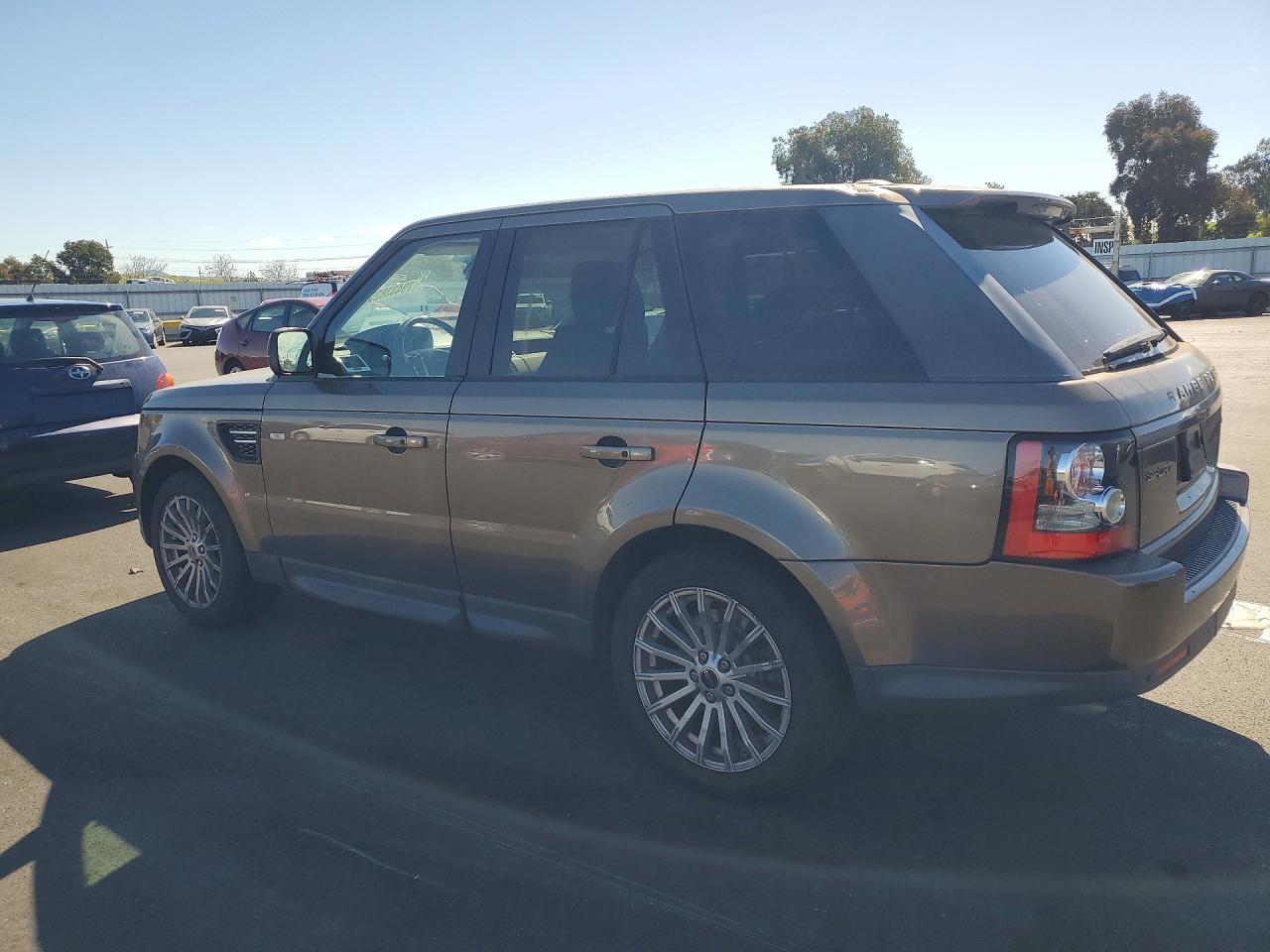 2012 Land Rover Range Rover Sport Hse - Image 2