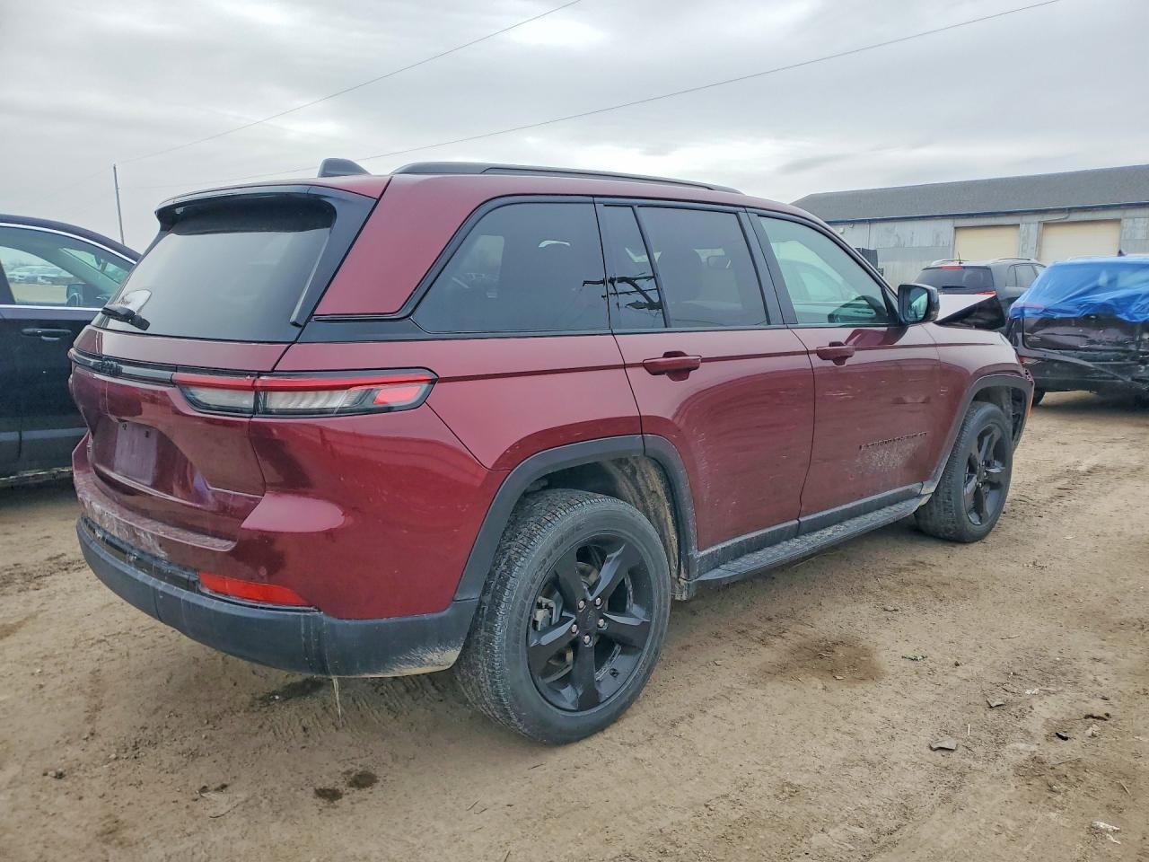 2024 Jeep Grand Cherokee Laredo - Image 3