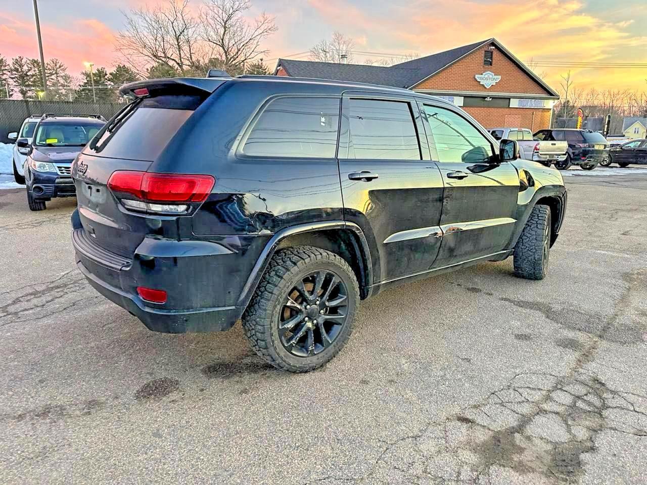 2021 Jeep Grand Cherokee Laredo - Фото 4