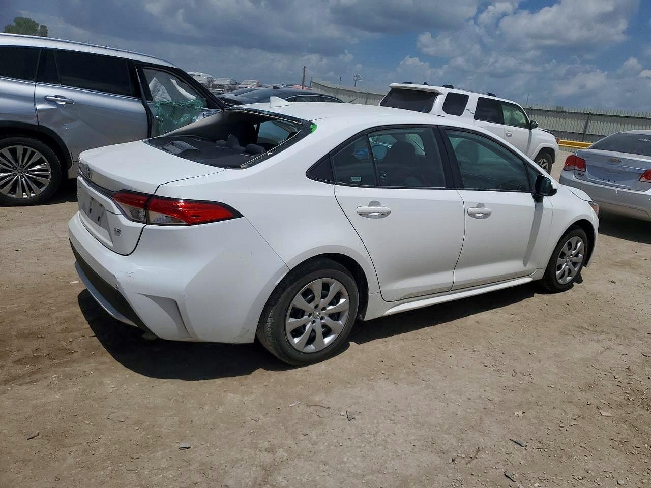2021 Toyota Corolla Le - Фото 3
