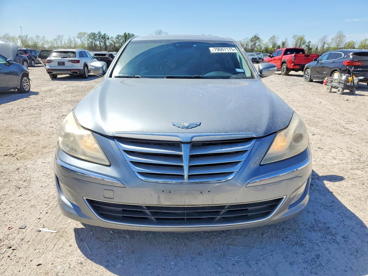 2014 Hyundai Genesis 3.8L - Фото 4