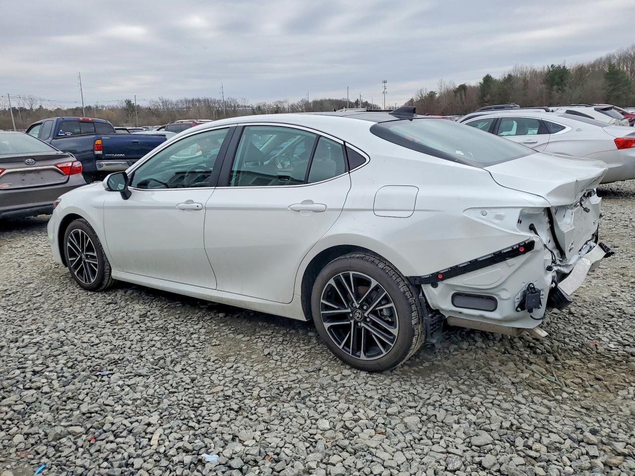 2025 Toyota Camry Xle - Фото 2