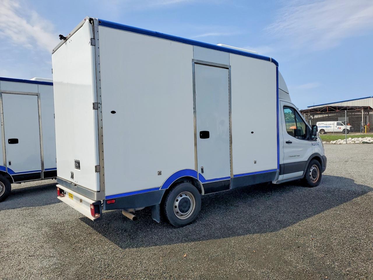 2021 Ford Transit Delivery Truck - Фото 3