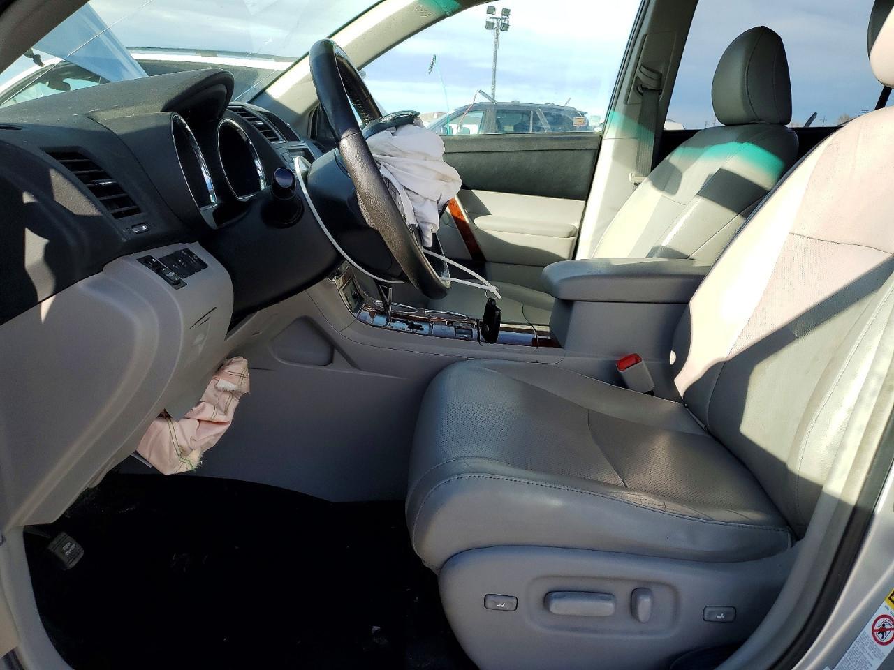 2012 Toyota Highlander Limited - Image 7