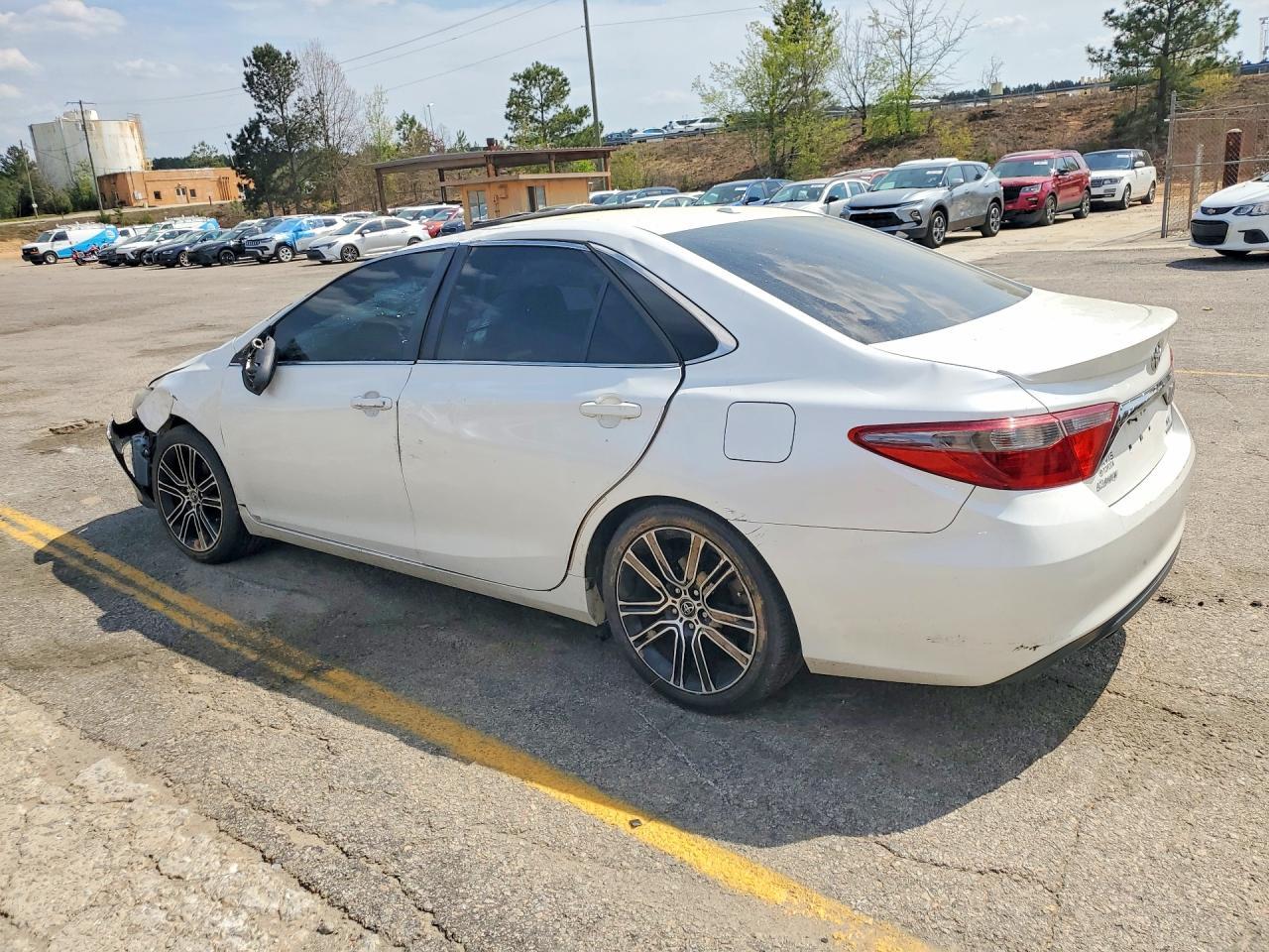 2016 Toyota Camry Special Edition - Image 2