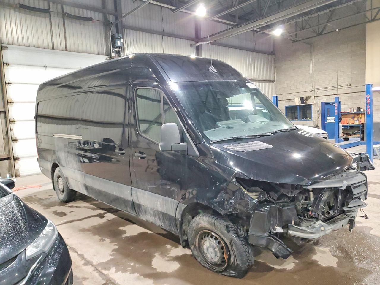 2022 Mercedes-Benz Sprinter 2500 - Фото 4