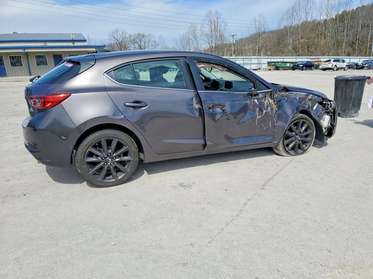 2018 Mazda 3 Touring - Фото 3