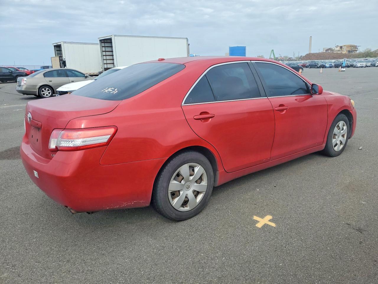2010 Toyota Camry Le - Фото 3