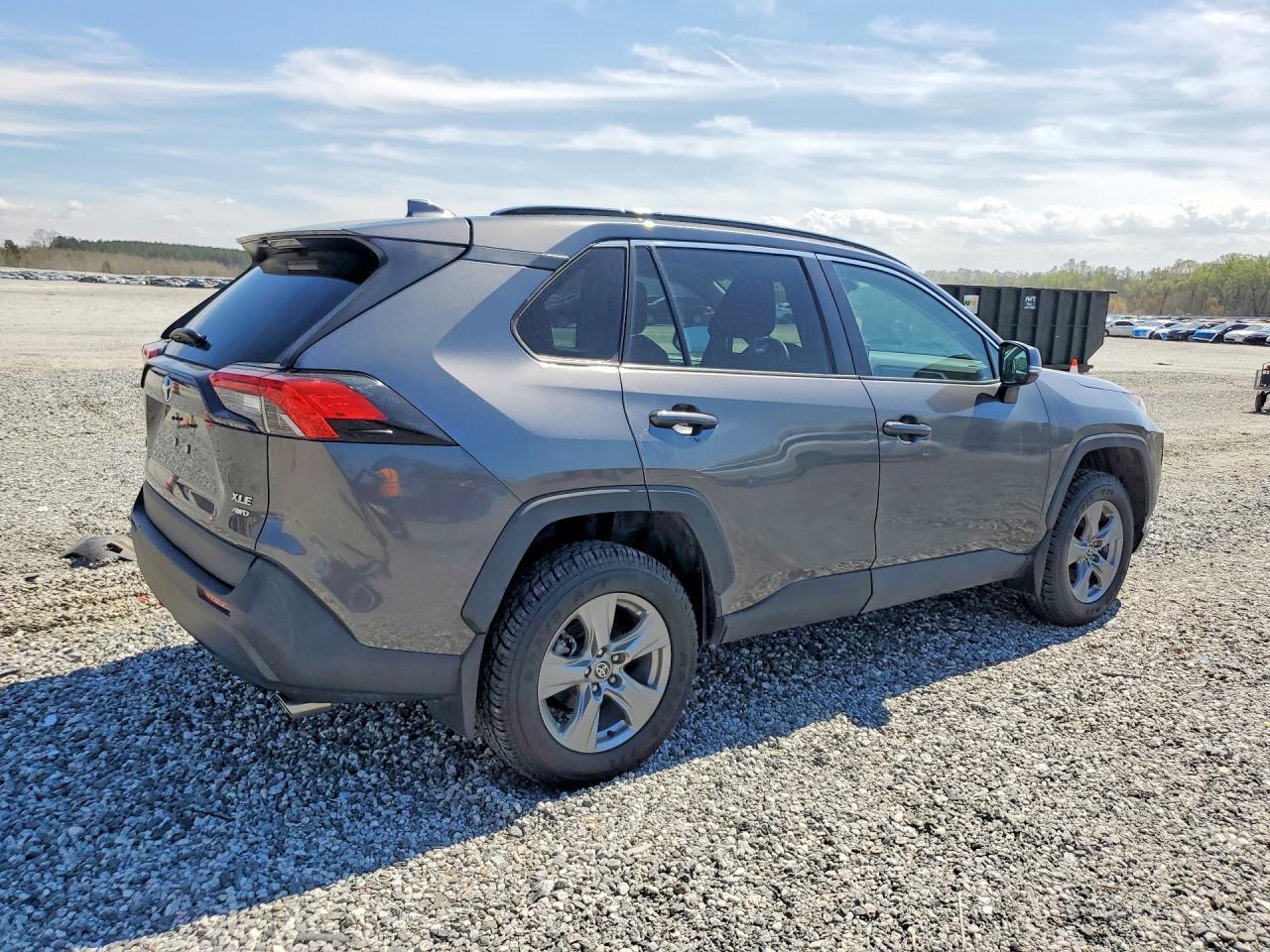 2021 Toyota Rav4 Xle - Image 3