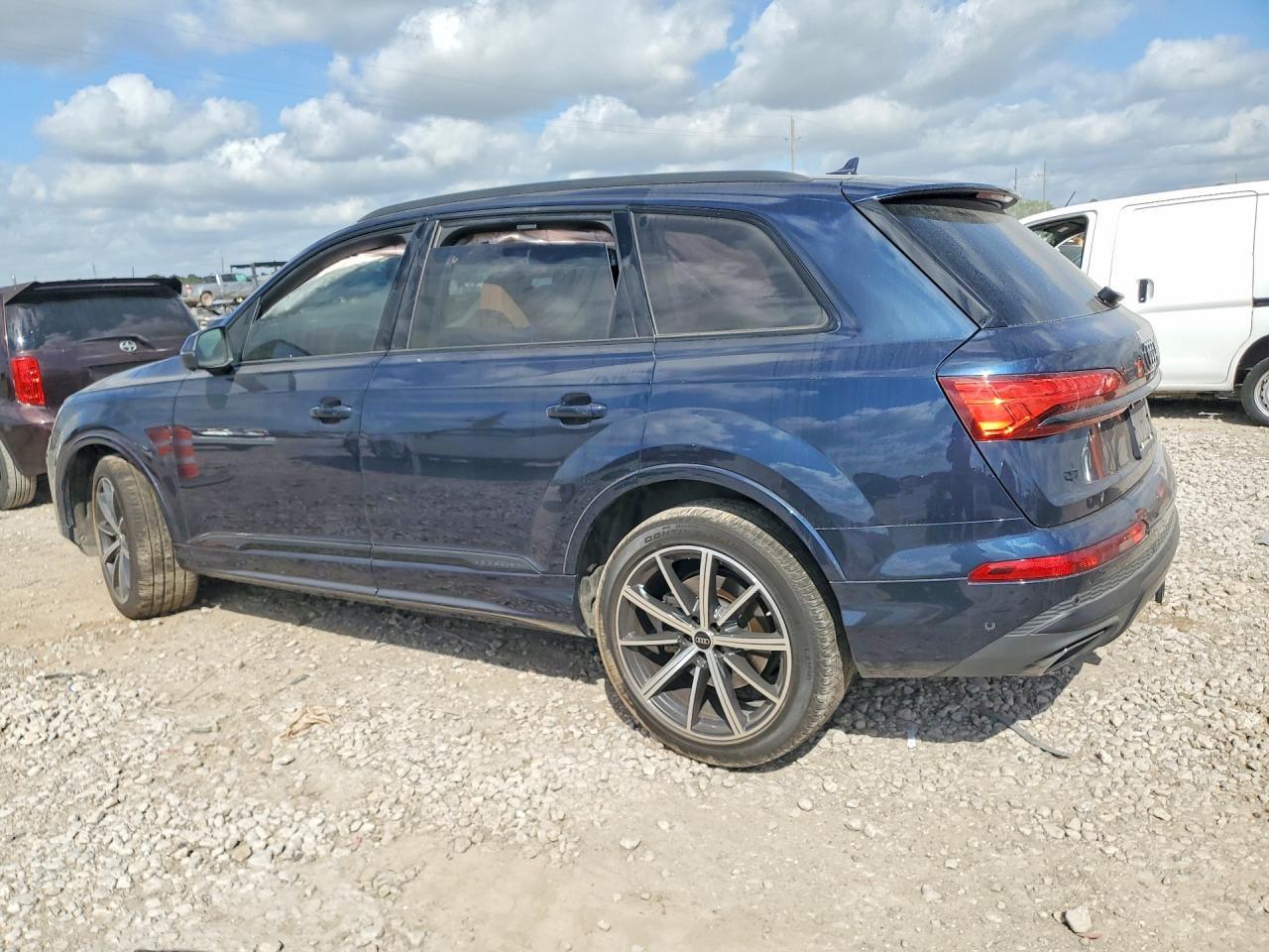 2025 Audi Q7 Premium Plus - Фото 2