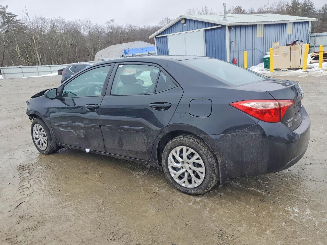 2017 Toyota Corolla Le - Image 2
