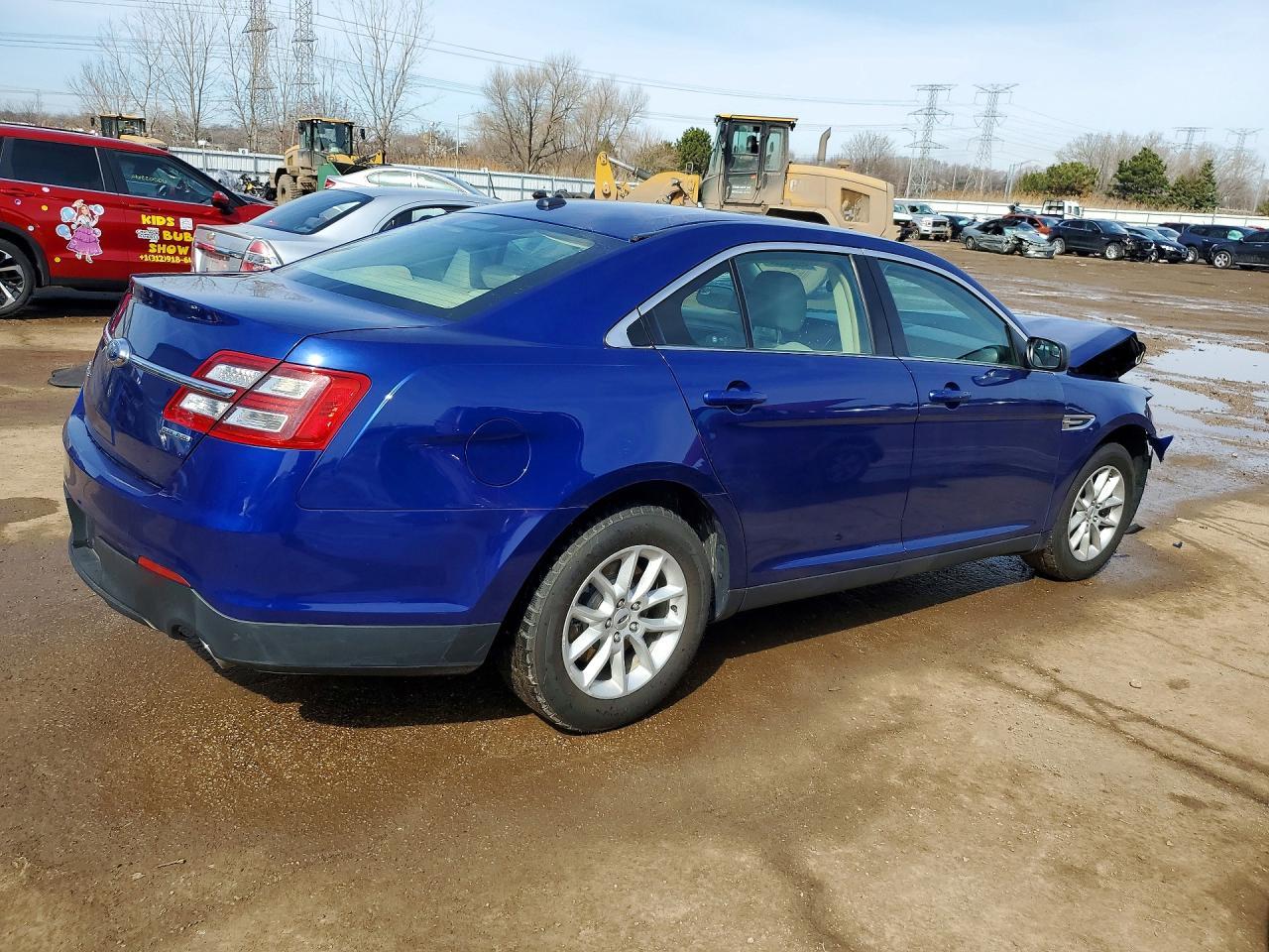 2015 Ford Taurus Se - Фото 3