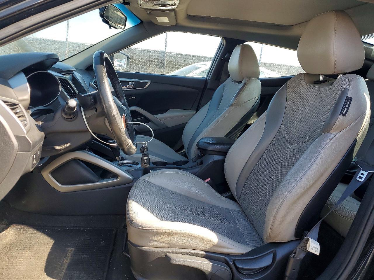 2013 Hyundai Veloster Base - Фото 7