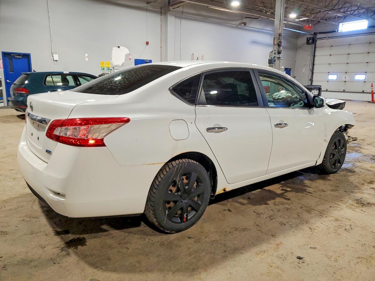 2015 Nissan Sentra S - Фото 3