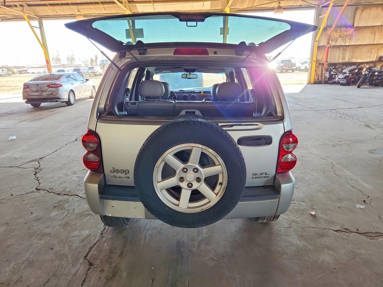 2007 Jeep Liberty - Фото 6