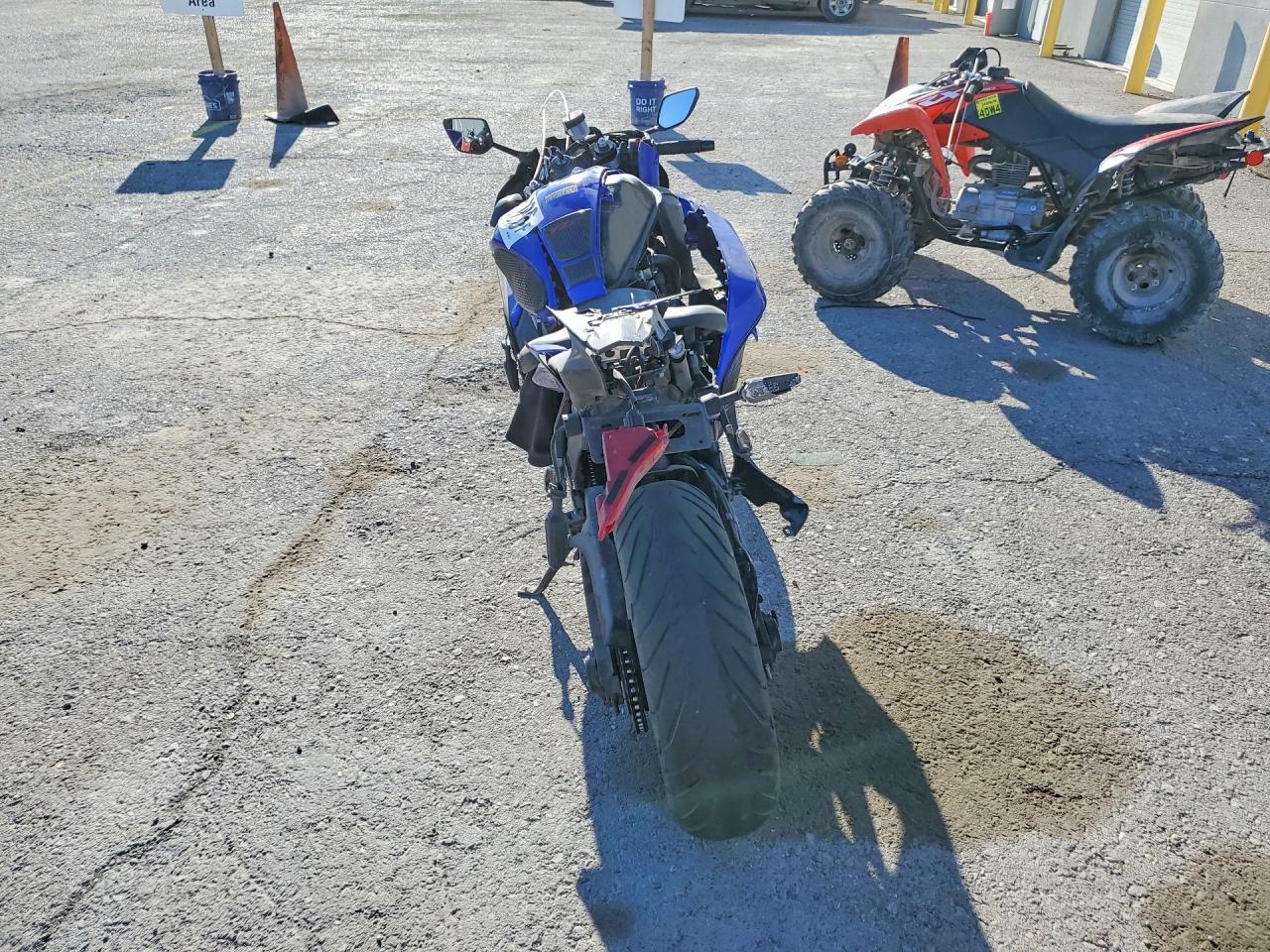 2023 Yamaha Yzfr7 - Image 4