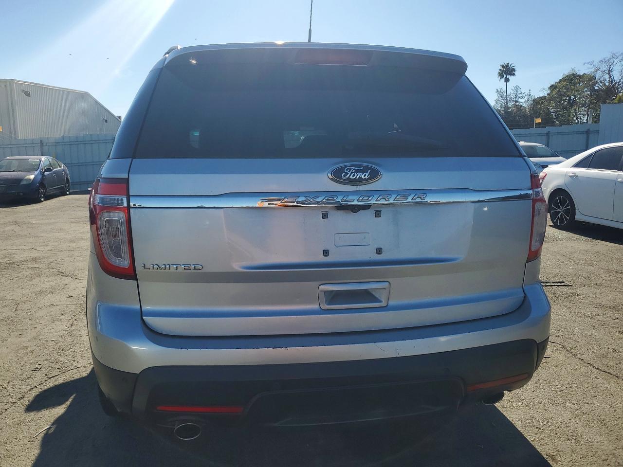 2011 Ford Explorer Limited - Image 6